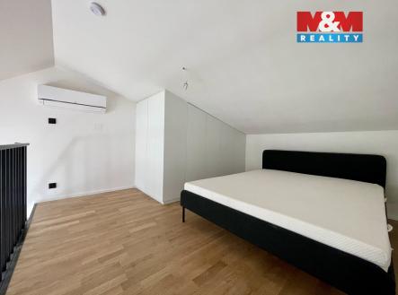 Pronájem bytu, 1+kk, 44 m²