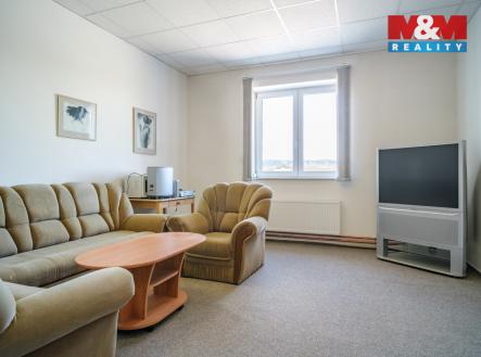 Pronájem obchodní prostor, 1 200 m²