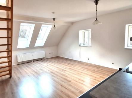 Pronájem bytu, 2+kk, 66 m²