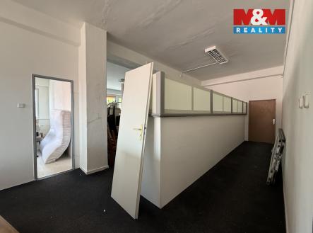 Pronájem obchodní prostory, 166 m²