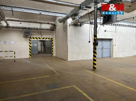 Pronájem skladu, 1 100 m²