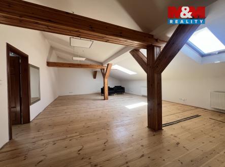 Pronájem kanceláře, 220 m²