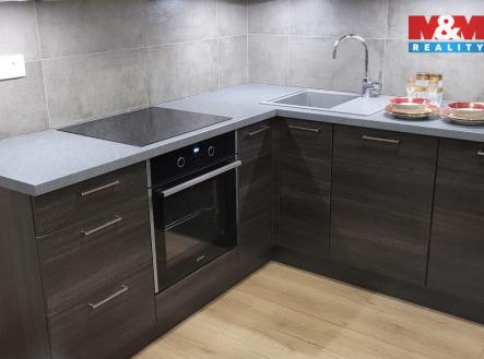 Pronájem bytu, 1+kk, 42 m²