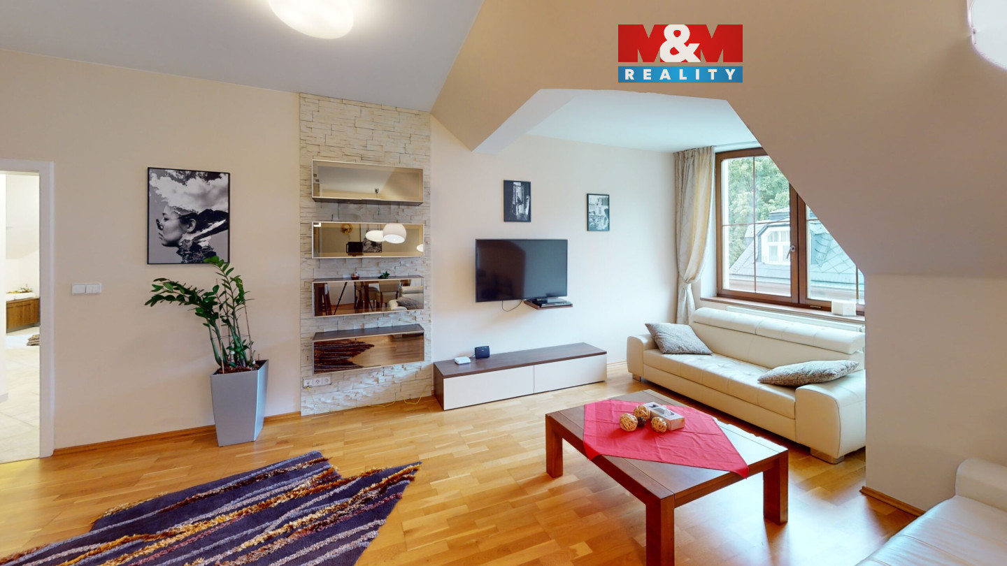 Byt-3kk-111m2-Moravska-Karlovy-Vary-Living-Room-scaled.jpg