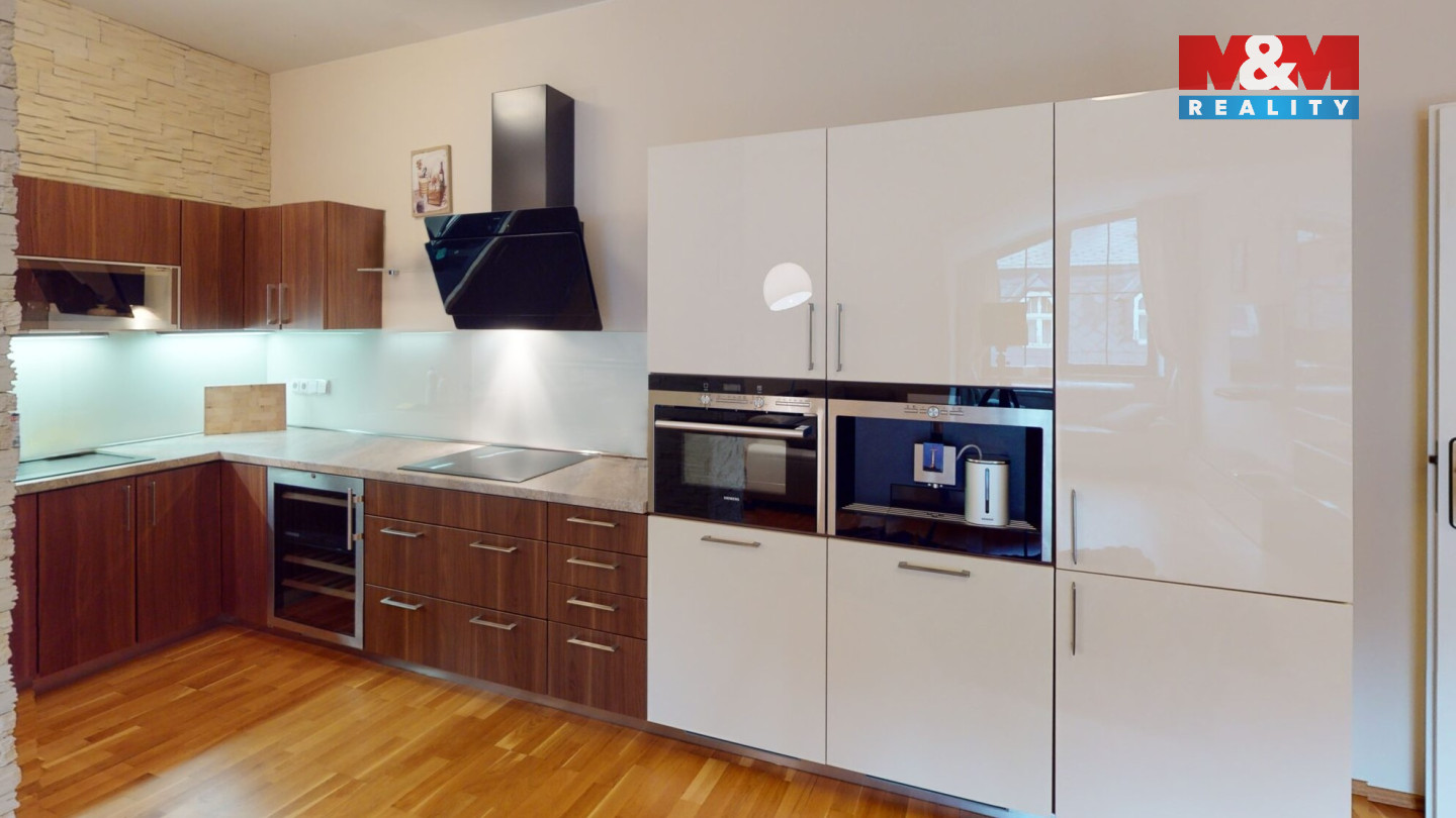Byt-3kk-111m2-Moravska-Karlovy-Vary-Kitchen-scaled.jpg