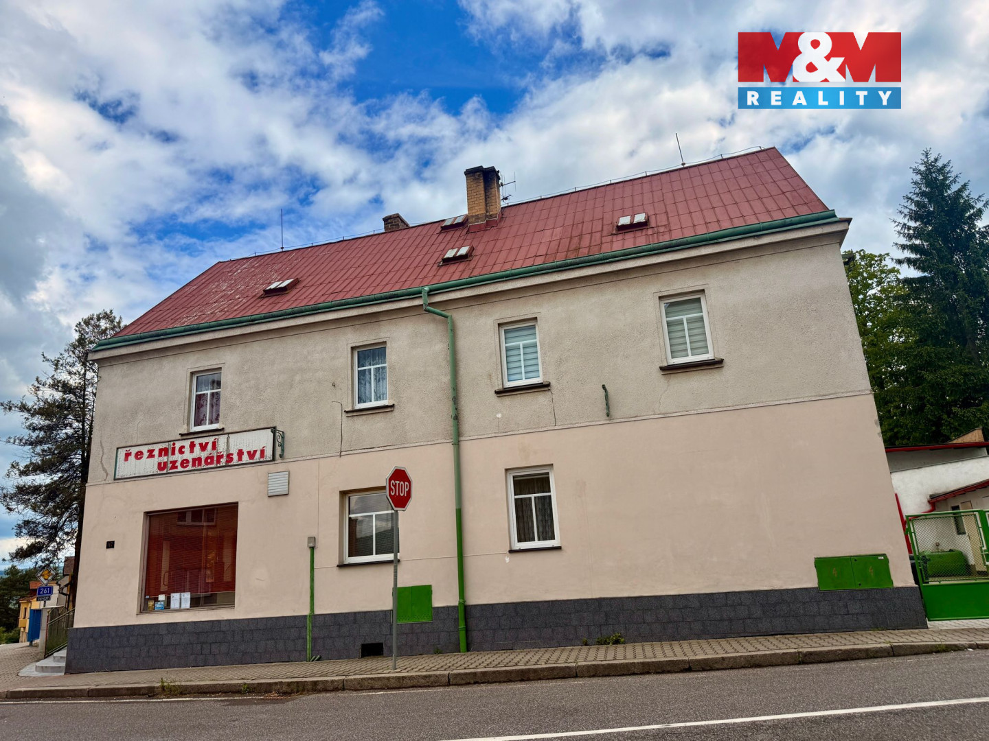 Dům