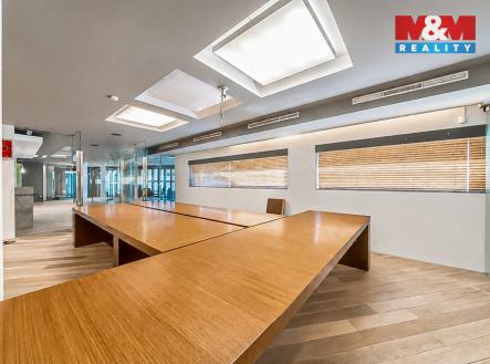 Pronájem kanceláře, 208 m²