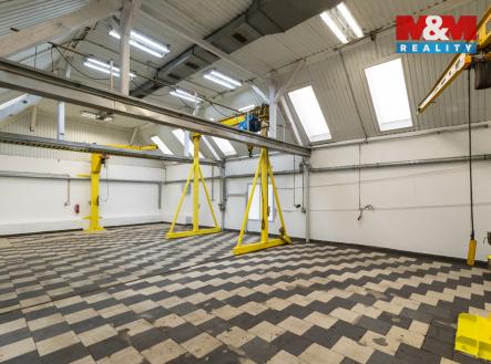 Pronájem výrobní prostory, 694 m²
