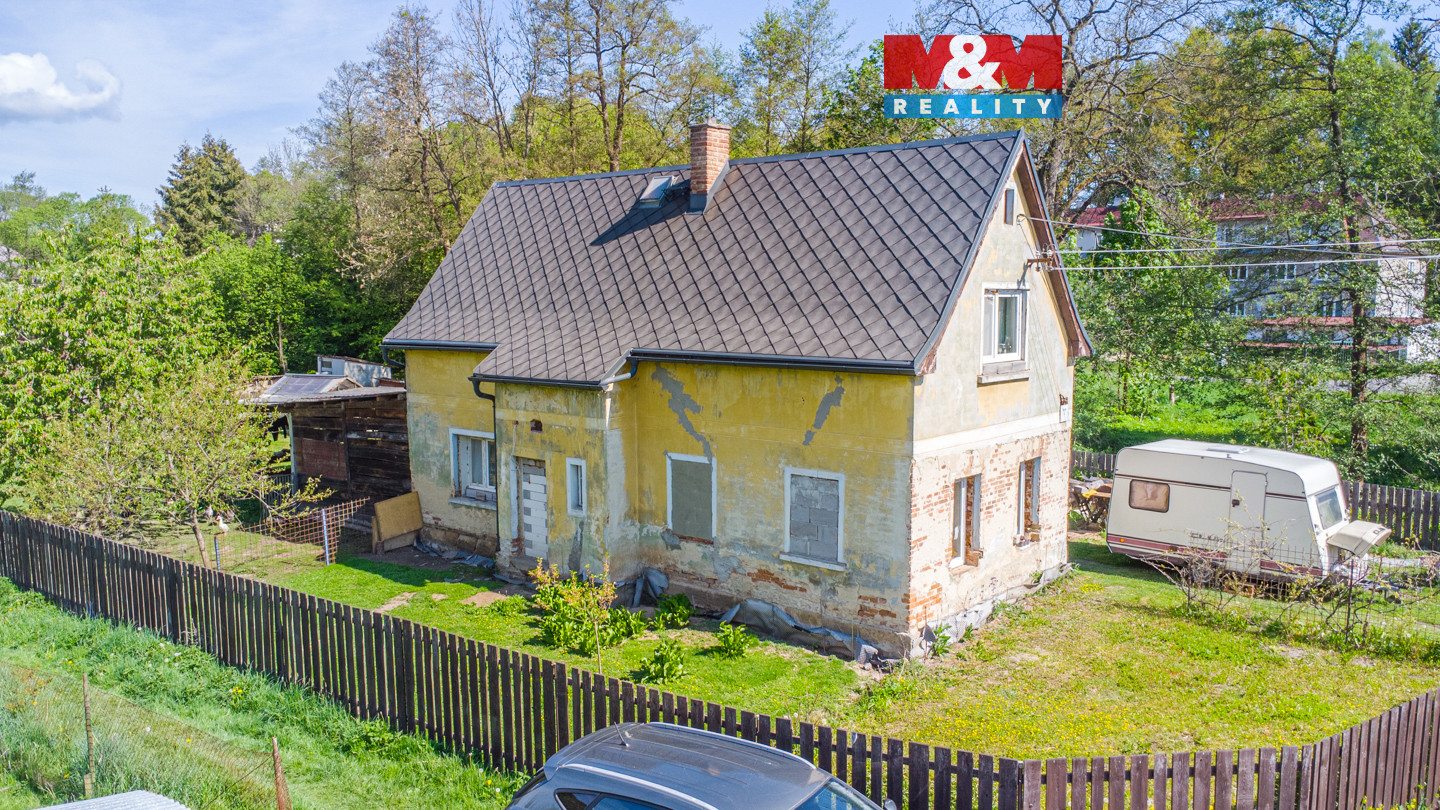 Dům