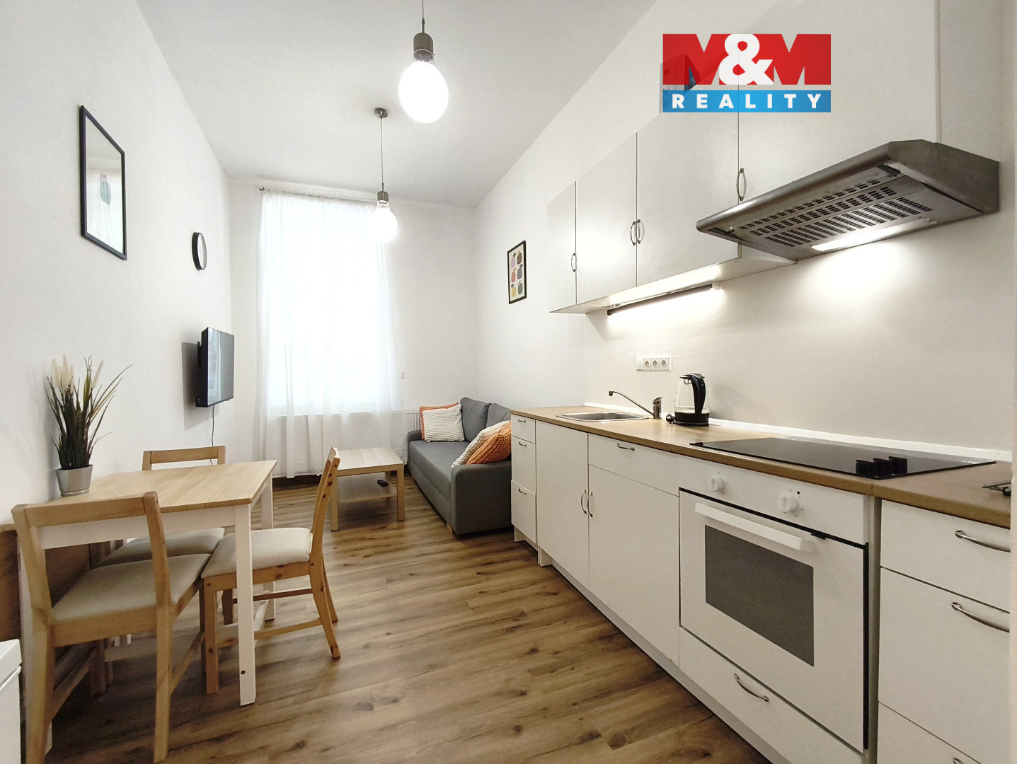 Obývací pokoj + KK 14m2