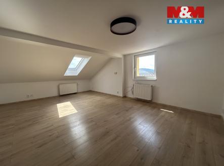 Pronájem bytu, 3+kk, 80 m²