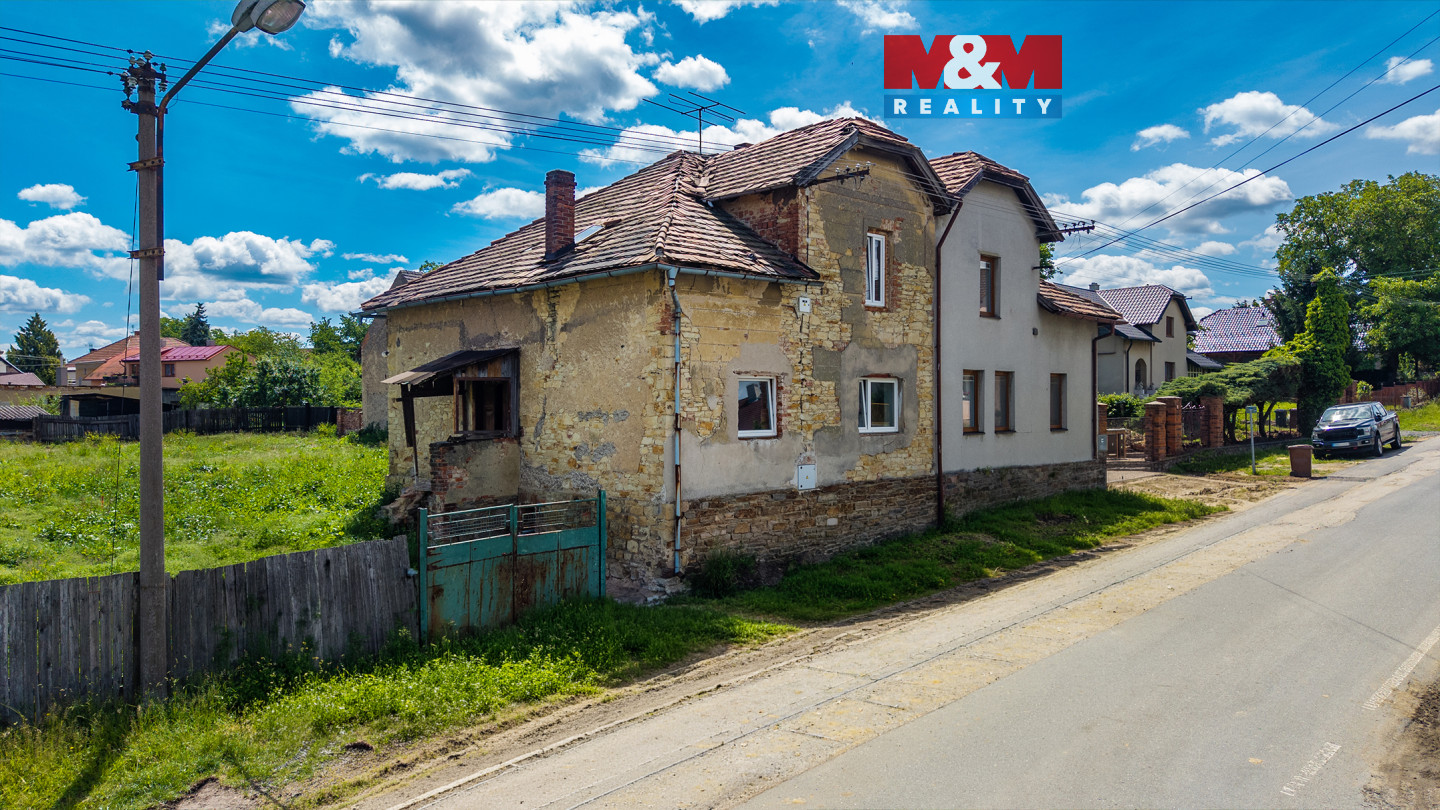 Dům