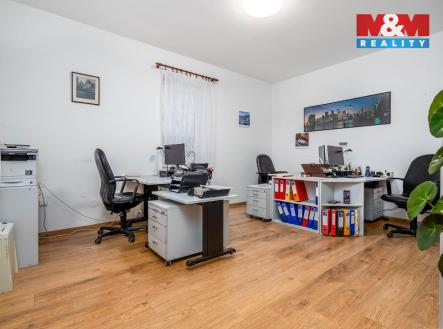 Prodej kanceláře, 232 m²