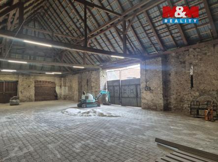 Pronájem skladu, 350 m²