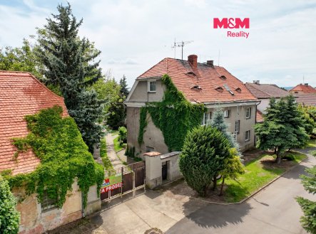 Prodej rodinného domu 8+1, 365 m², Račetice