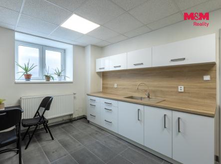 Pronájem obchodní prostory, 210 m²