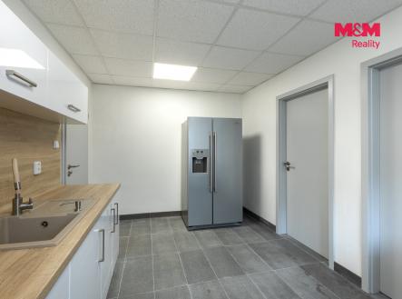 Pronájem obchodní prostory, 210 m²