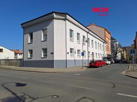 Pronájem kanceláře, 110 m²