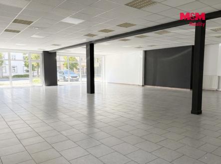 Pronájem obchodní prostory, 350 m²