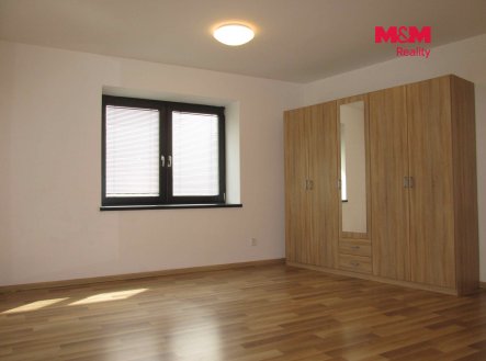 Pronájem bytu, 1+kk, 38 m²