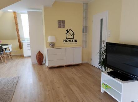 Pronájem bytu, 1+kk, 70 m²