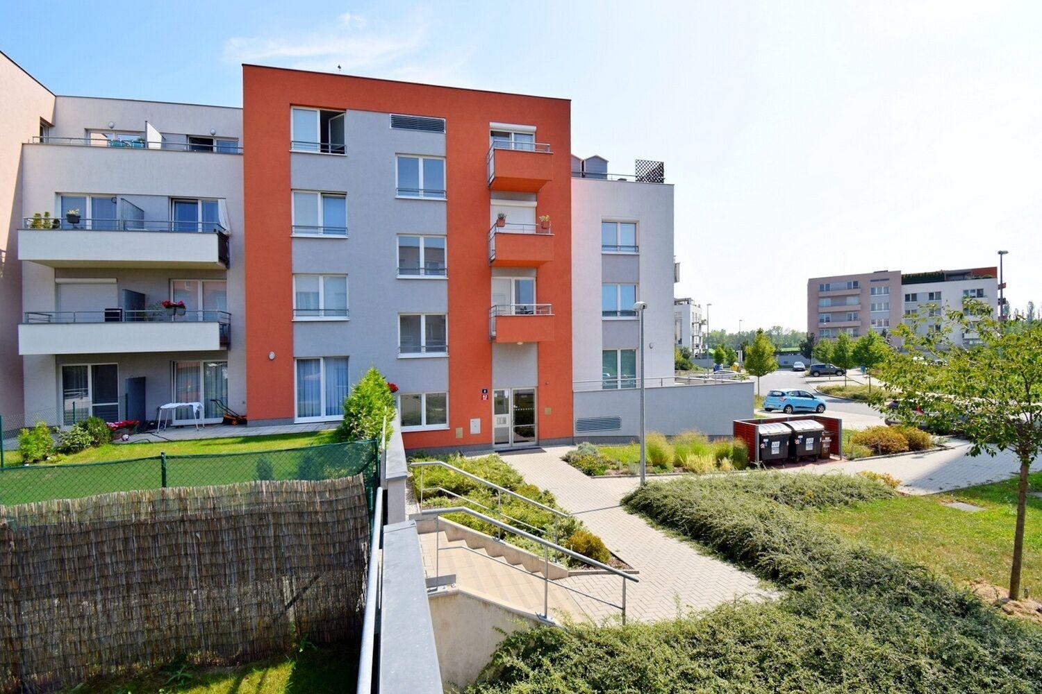Krásný a prostorný 1+kk 30 m2  v novostavbě u Lesoparku Letňany