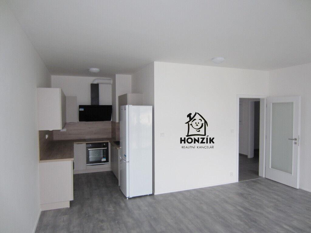 Byt 2+kk s balkonem, park. stáním a sklepem, Stará Boleslav, ul. Všetatská