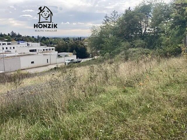 Prodej stavebního pozemku 1353 m2 Podholí, Praha - Lysolaje