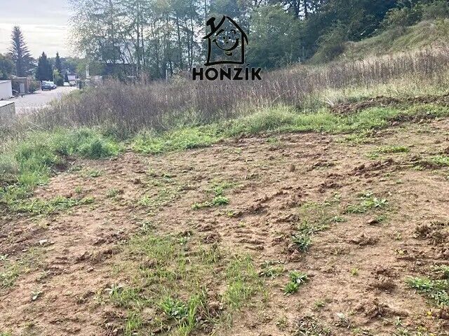 Prodej stavebního pozemku 969 m2 Podholí, Praha - Lysolaje