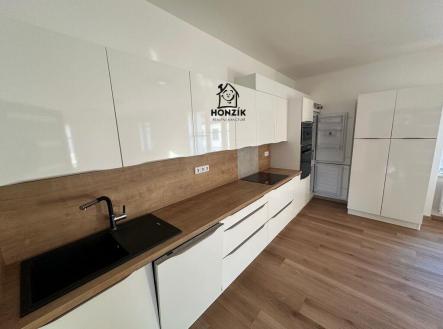 Pronájem bytu, 4+kk, 113 m²