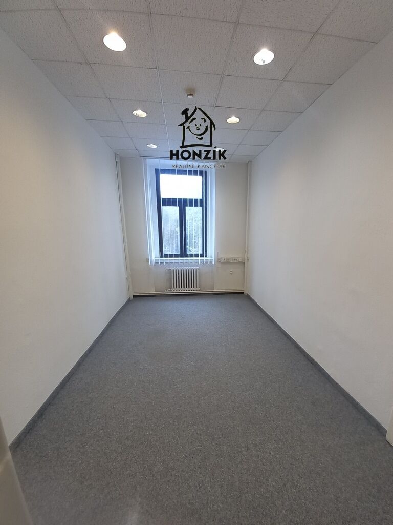 Kancelář 15m2, Praha 5 Smíchov, ul. U Trojice