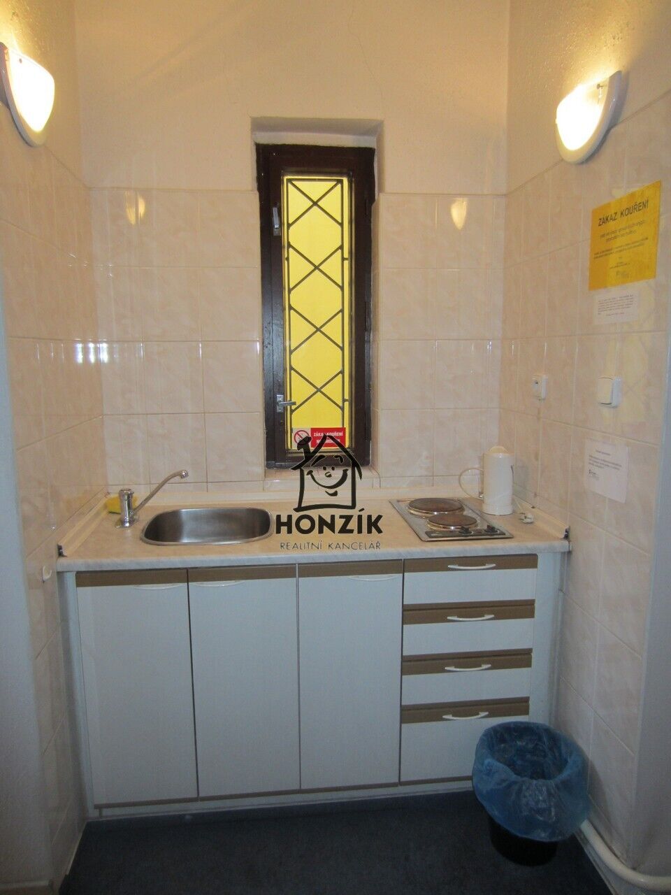 Kancelář 15m2, Praha 5 Smíchov, ul. U Trojice