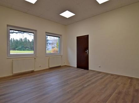 Pronájem kanceláře, 104 m²