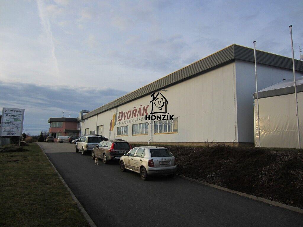 3 samostatné kanceláře 74m2+sklad 6m2+park. plocha 2000m2 v admin. areálu sousedícím s D1, P- Východ