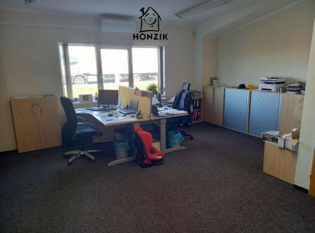 Pronájem kanceláře, 80 m²