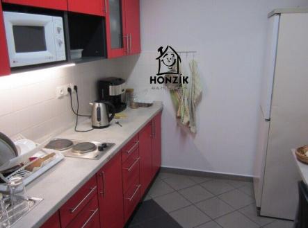 Pronájem kanceláře, 80 m²