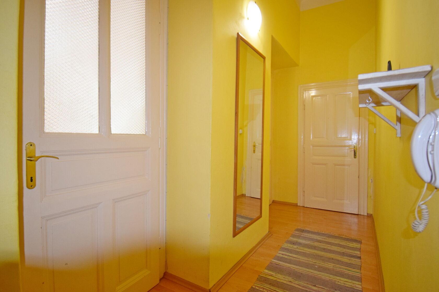 Zařízený 2+kk 45 m2 u Nám. J. z Poděbrad, Praha 3 - Vinohrady