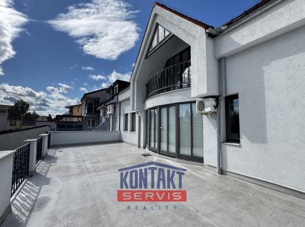 Pronájem kanceláře, 361 m²