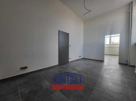 Pronájem komerčního objektu, sklad, 32 m²