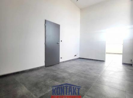 Pronájem komerčního objektu, sklad, 32 m²