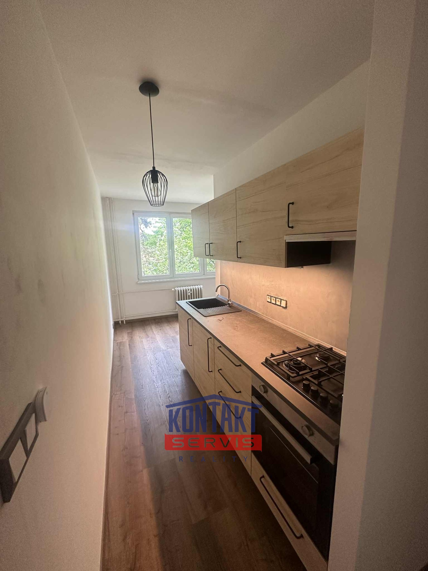 62c7a196-f367-4eee-9535-832f80cbf893