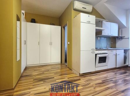 Pronájem bytu, 1+kk, 37 m²