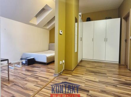 Pronájem bytu, 1+kk, 37 m²