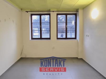 Pronájem obchodní prostor, 142 m²