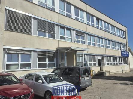 Pronájem kanceláře, 225 m²