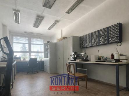 Pronájem kanceláře, 225 m²