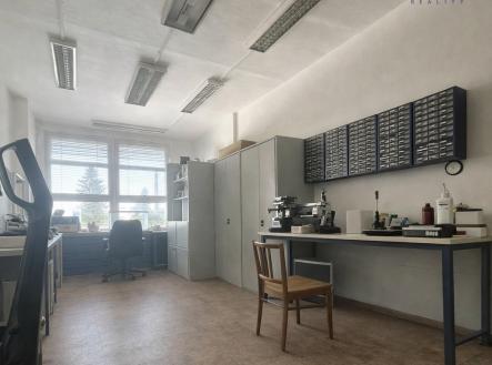 Pronájem kanceláře, 225 m²