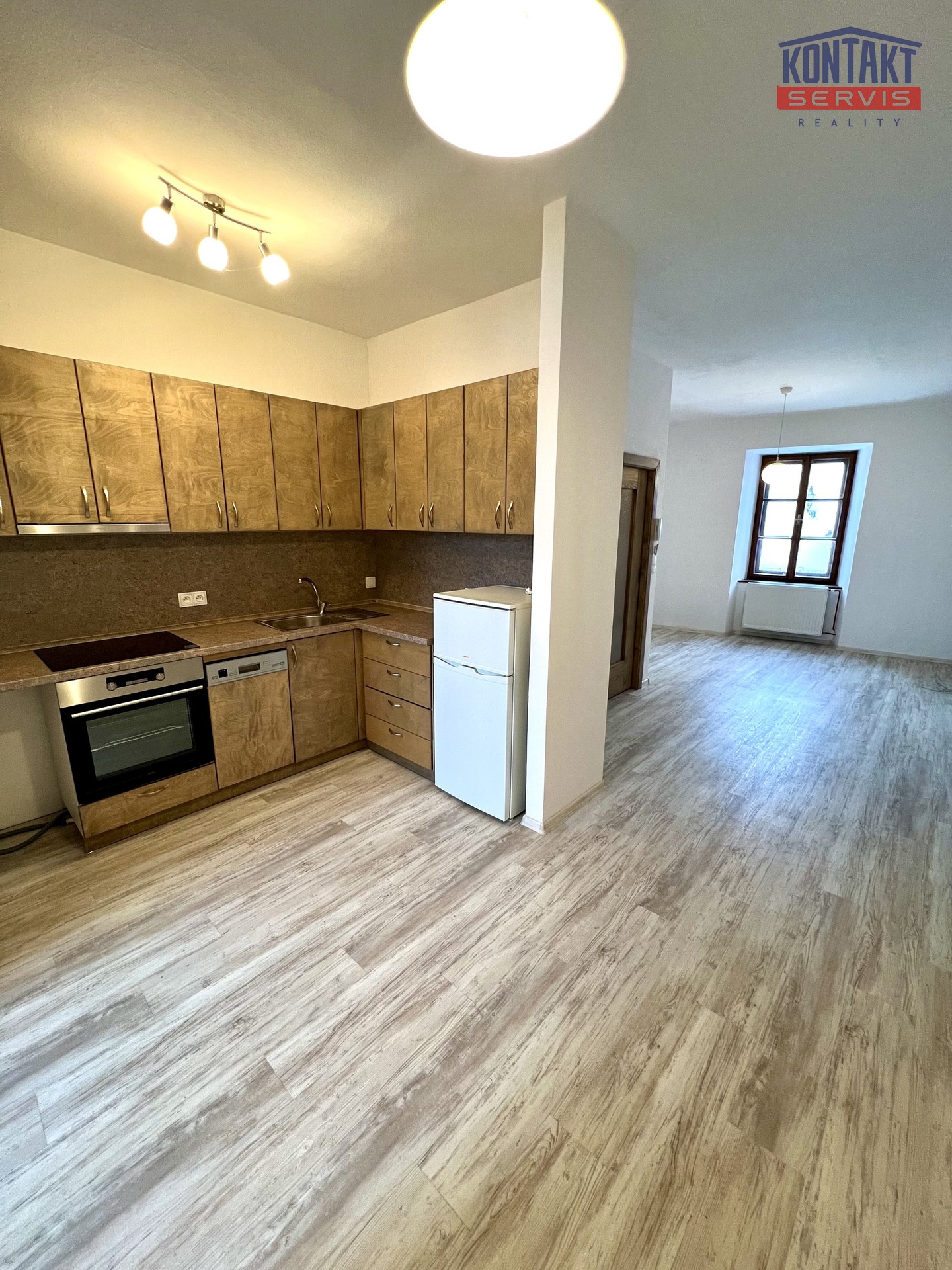 Pronájem útulného bytu 1+kk 36 m2, historické centrum Jindřichova Hradce