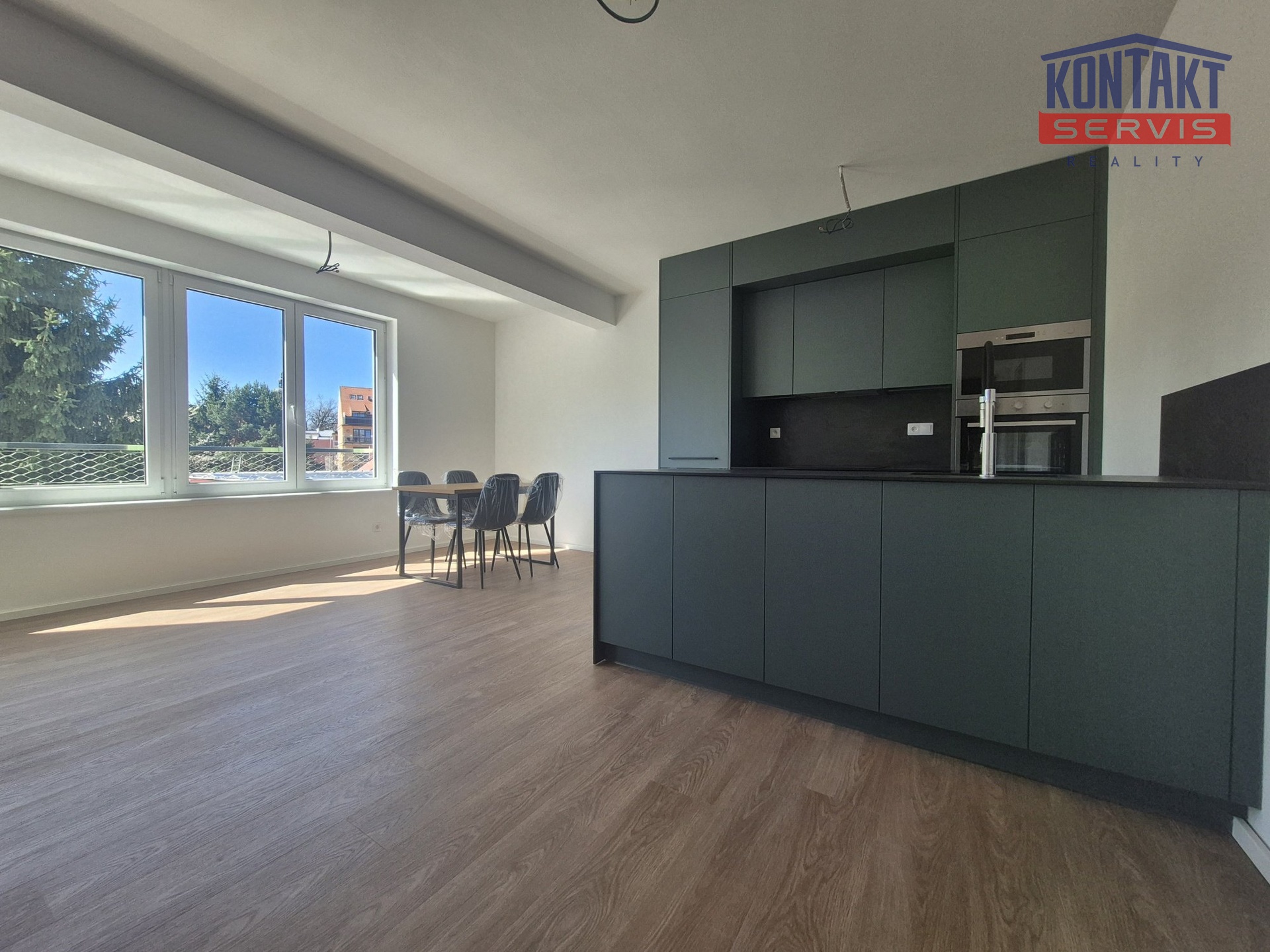 20260407_142213_resized