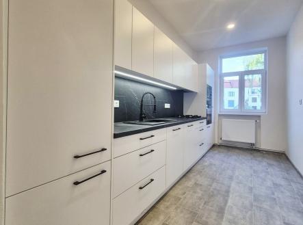 Pronájem bytu, 2+1, 70 m²